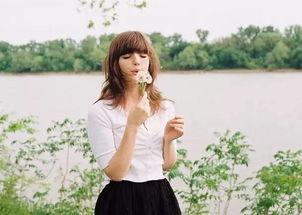 姐弟吃瓜拍照姿势图解,姐弟趣味拍照姿势大盘点