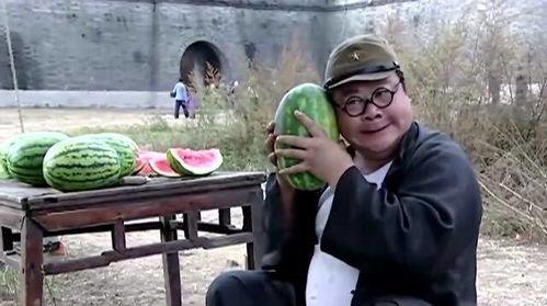 兄弟吃瓜搞笑瞬间