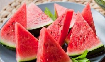 卡塔尔很懂怎么吃瓜,瓜界高手，揭秘全球美食盛宴